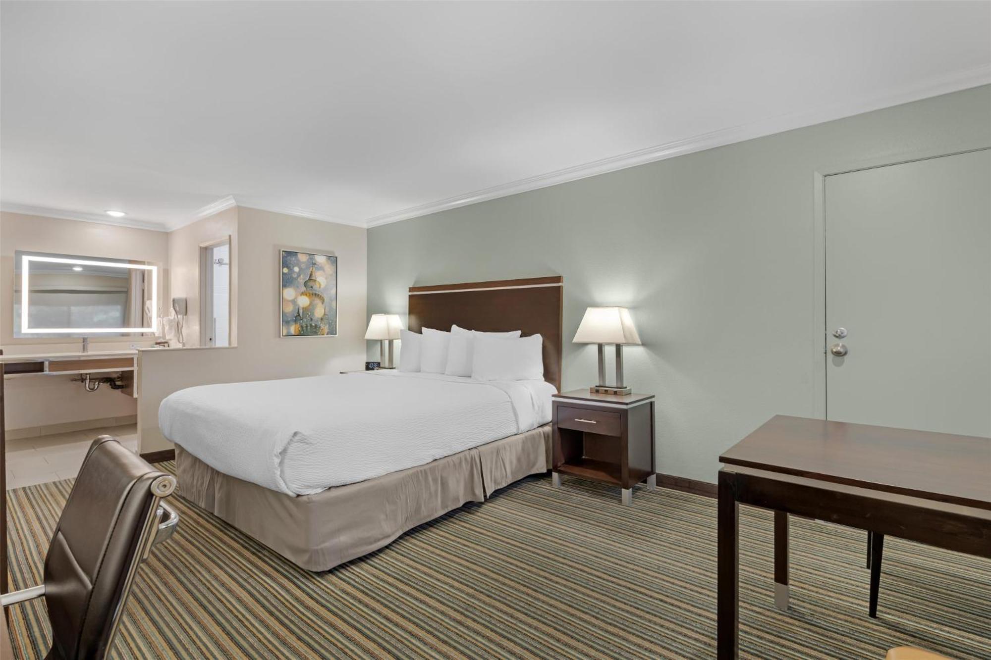 King Room - Non-Smoking